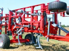 CROSS HP 4 - vontatott talajlazító kultivátor